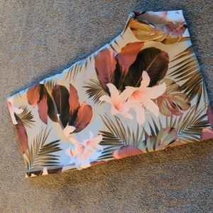Old Navy Floral Crop Leggings (Maternity)